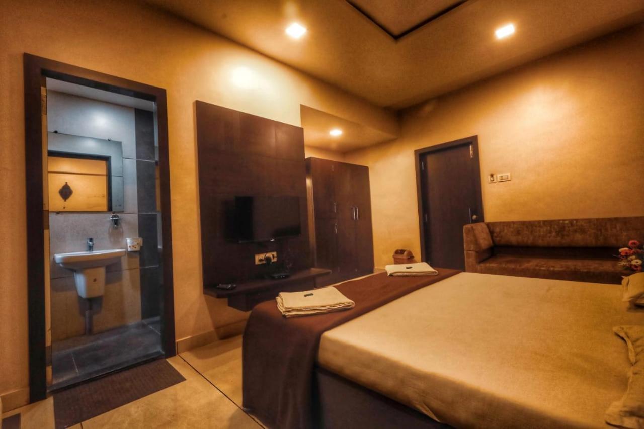 Hotel Kiran Mirádzs Kültér fotó